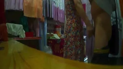 Seorang pria dengan seorang anak laki-laki, panas, bokeb mulus pemijat,