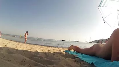 Mini video bokep tante mulus