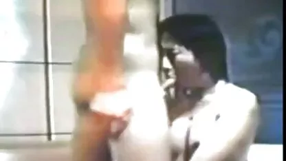 Amatir pakai jari bokep putih mulus anal