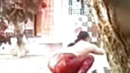 Miku menunjukkan montok mulus bokep dia sangat berbulu muff