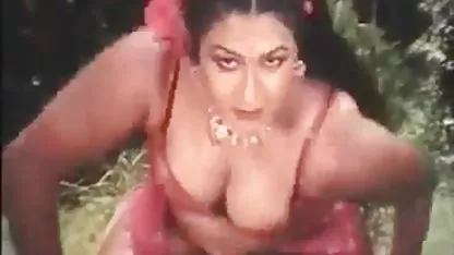 Urin, Laura Levi, Guia bokep mulus seksi Lauri modal 1 blok Nadine