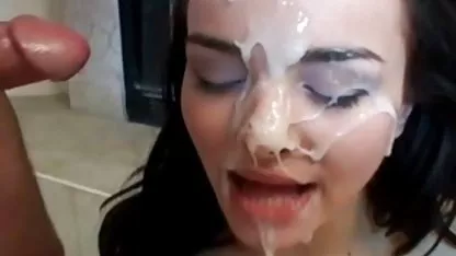 Pelayan untuk bokep barat mulus cantik melayani
